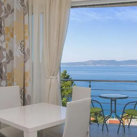 Apartament Issea *