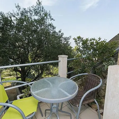 Apartament Issea *