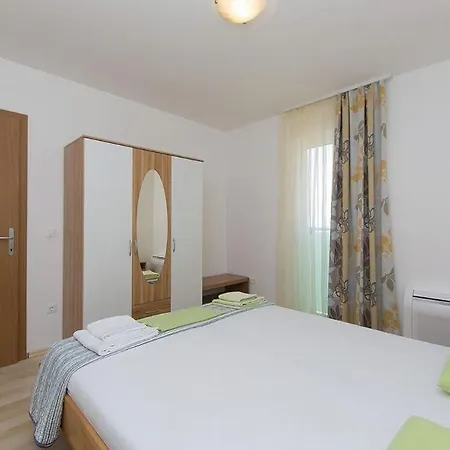 Apartament Issea *