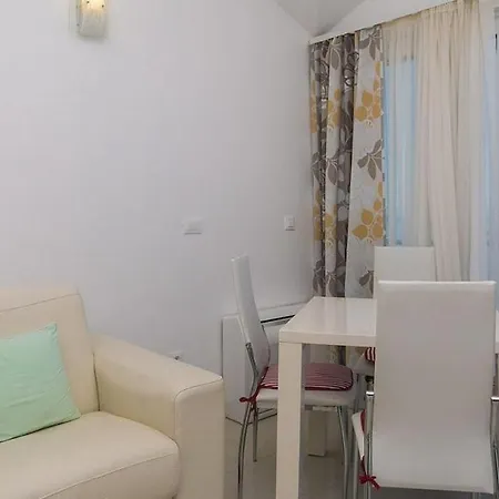Issea Apartament Brela