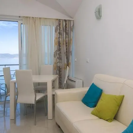 Apartament Issea
