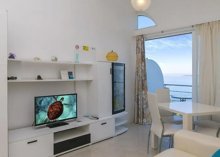 Issea Apartament *